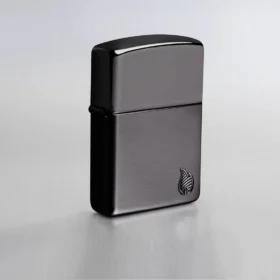 Armor® Diseño de llama negra con acabado pulido brillante