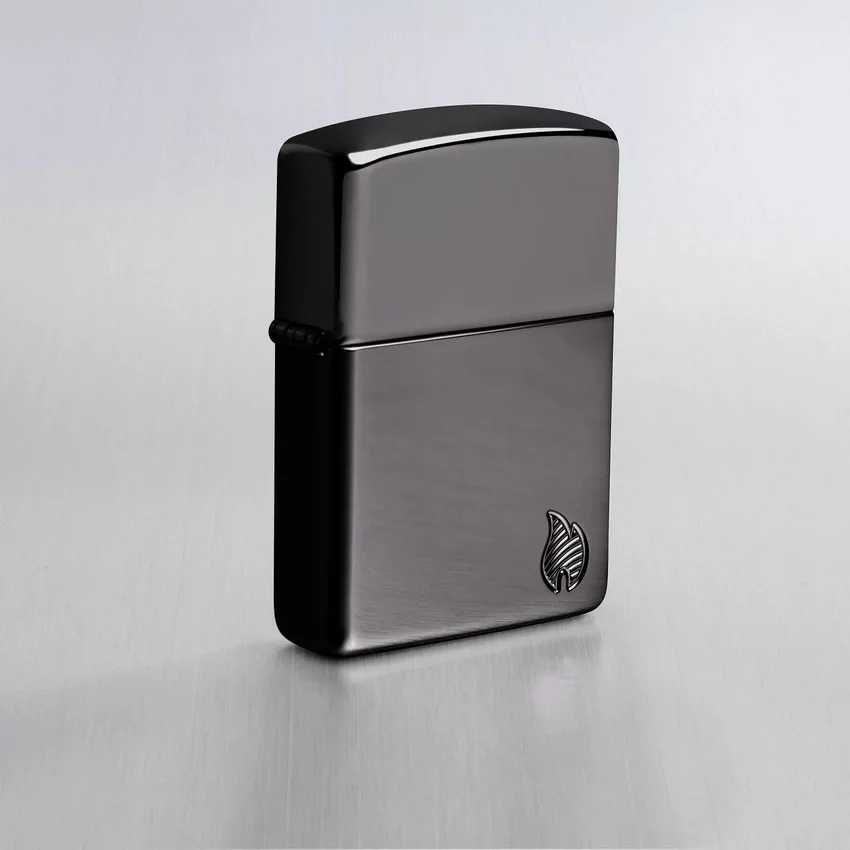 Armor® Diseño de llama negra con acabado pulido brillante Armor® Diseño de llama negra con acabado pulido brillante