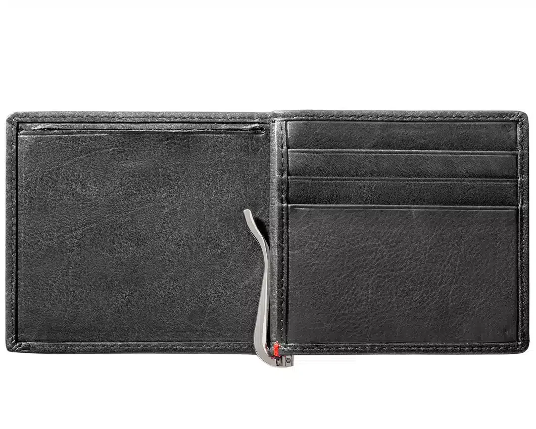 Cartera de cuero negro con diseño de placa metálica en forma de pica Cartera de cuero negro con diseño de placa metálica en forma de pica