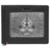 Cartera de cuero negro con diseño de placa metálica en forma de pica Cartera de cuero negro con diseño de placa metálica en forma de pica