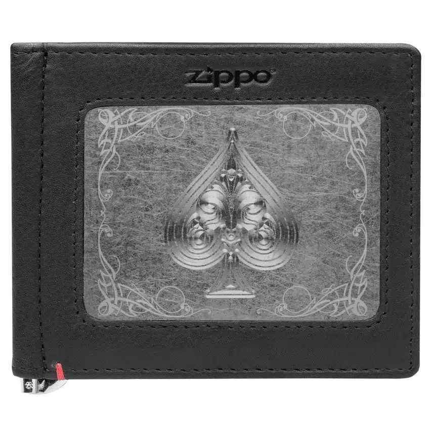 Cartera de cuero negro con diseño de placa metálica en forma de pica Cartera de cuero negro con diseño de placa metálica en forma de pica