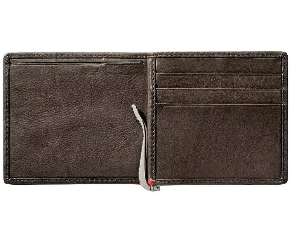 Cartera de piel color moca – Diseño con placa metálica vikinga Cartera de piel color moca – Diseño con placa metálica vikinga