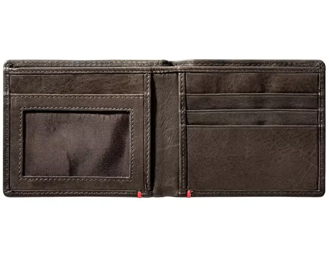 Cartera de piel color moca – Diseño con placa metálica vikinga Cartera de piel color moca – Diseño con placa metálica vikinga