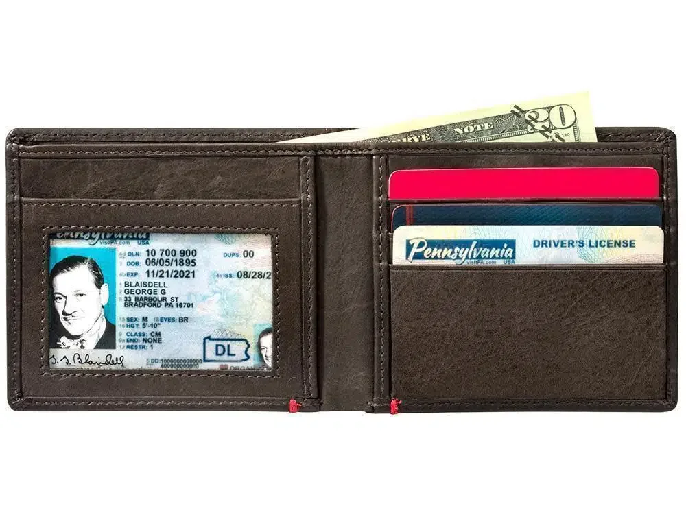 Cartera de piel color moca – Diseño con placa metálica «zippo flame» Cartera de piel color moca – Diseño con placa metálica «zippo flame»