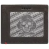 Cartera de piel color moca – Diseño con placa metálica de calavera y pica Cartera de piel color moca – Diseño con placa metálica de calavera y pica