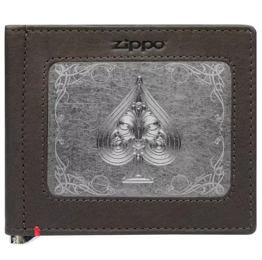 Cartera de piel color moca – Diseño con placa metálica en forma de pica Cartera de piel color moca – Diseño con placa metálica en forma de pica