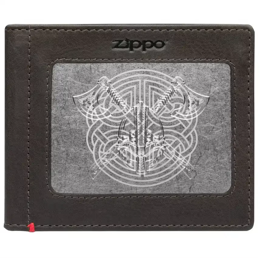 Cartera de piel color moca – Diseño con placa metálica vikinga Cartera de piel color moca – Diseño con placa metálica vikinga