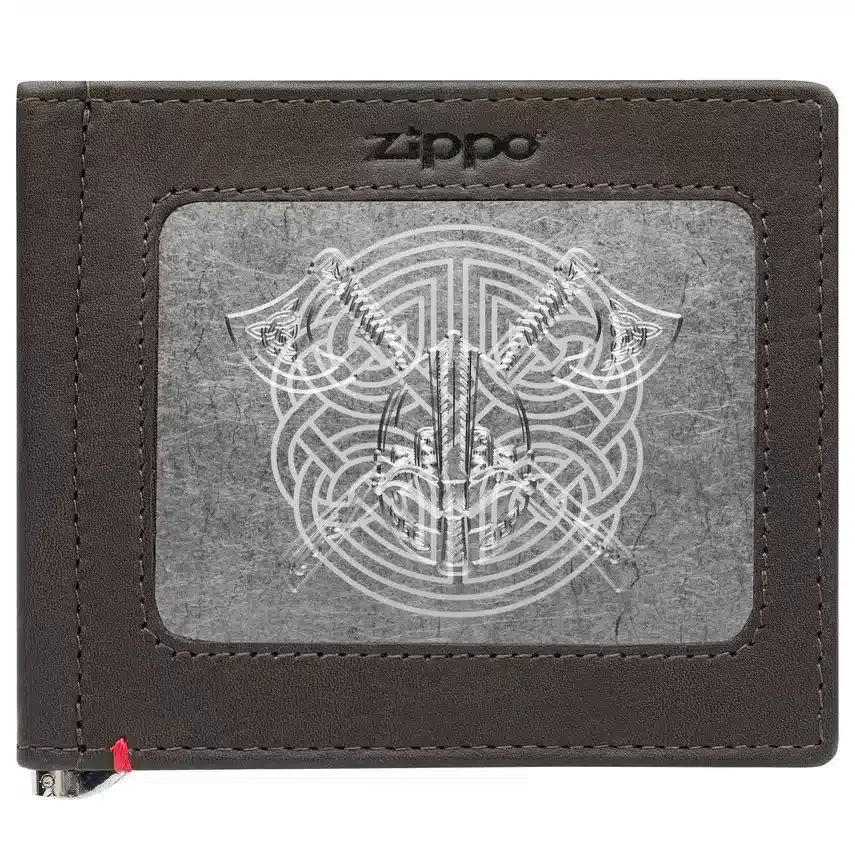Cartera de piel color moca – Diseño con placa metálica vikinga Cartera de piel color moca – Diseño con placa metálica vikinga