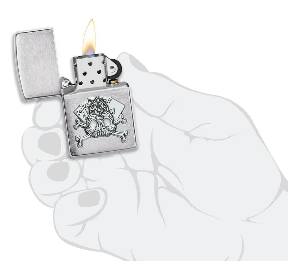Diseño con emblema de calavera y naipes Diseño con emblema de calavera y naipes