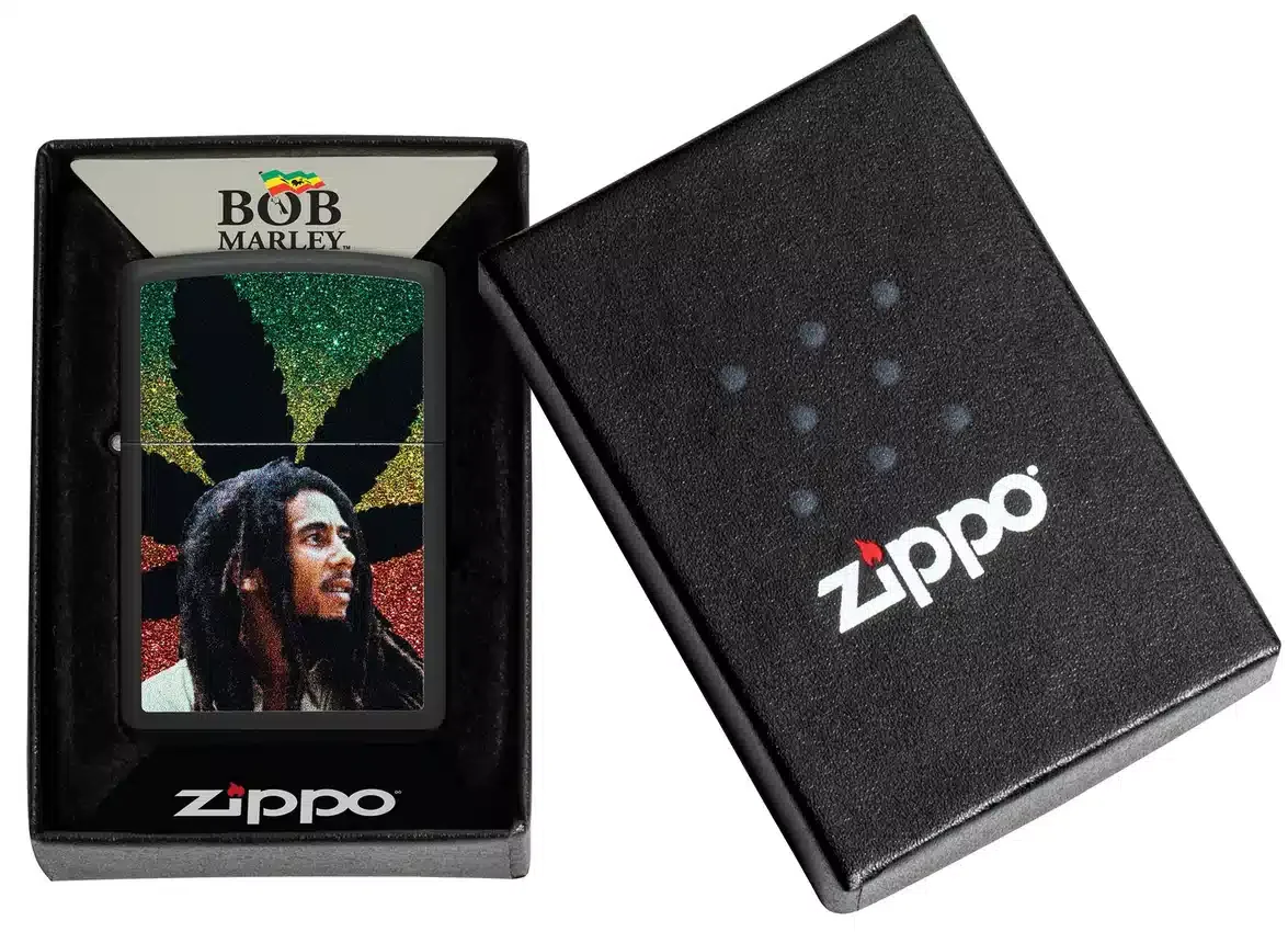 Diseño con la silueta de Bob Marley sobre una hoja Diseño con la silueta de Bob Marley sobre una hoja