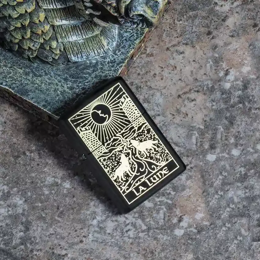 Diseño de la carta del tarot «El Lobo» Diseño de la carta del tarot «El Lobo»