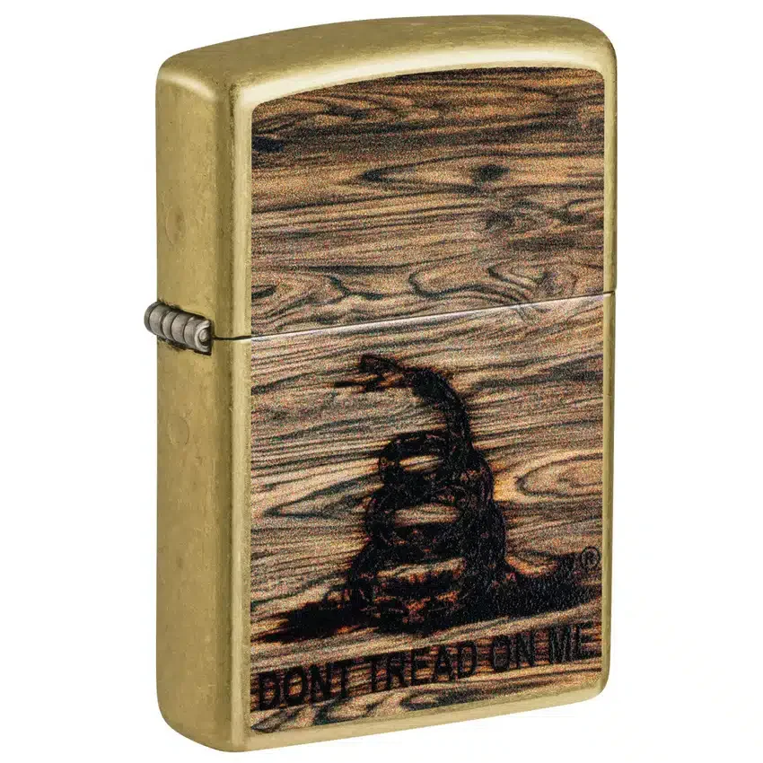 Diseño «Dont Tread On Me®» grabado en madera Diseño «Dont Tread On Me®» grabado en madera