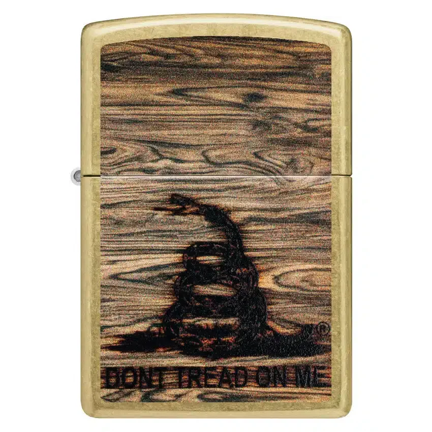 Diseño «Dont Tread On Me®» grabado en madera Diseño «Dont Tread On Me®» grabado en madera