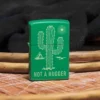 Diseño «Not a Hugger»