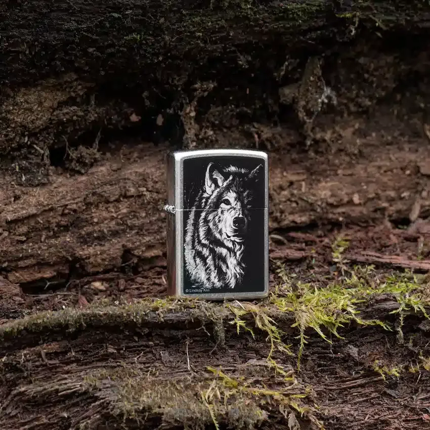 Diseño «Shadow Wolf» de Lindsay Kivi Diseño «Shadow Wolf» de Lindsay Kivi