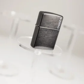 Logotipo Classic de Zippo en gris