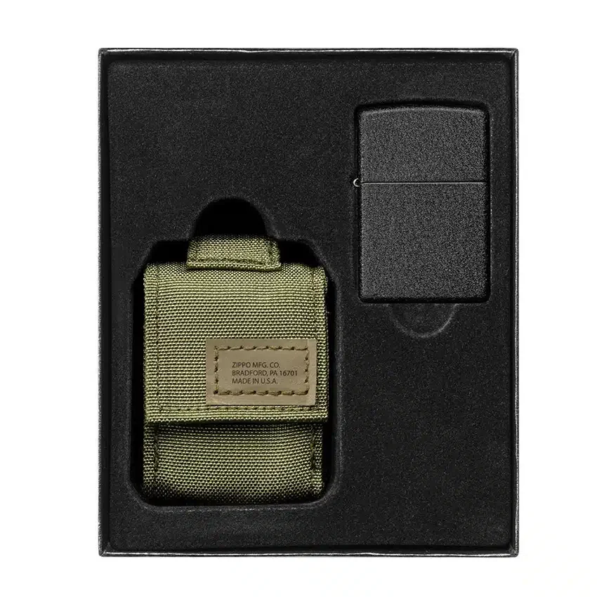 Set de regalo con estuche táctico y encendedor Windproof Black Crackle® Set de regalo con estuche táctico y encendedor Windproof Black Crackle®